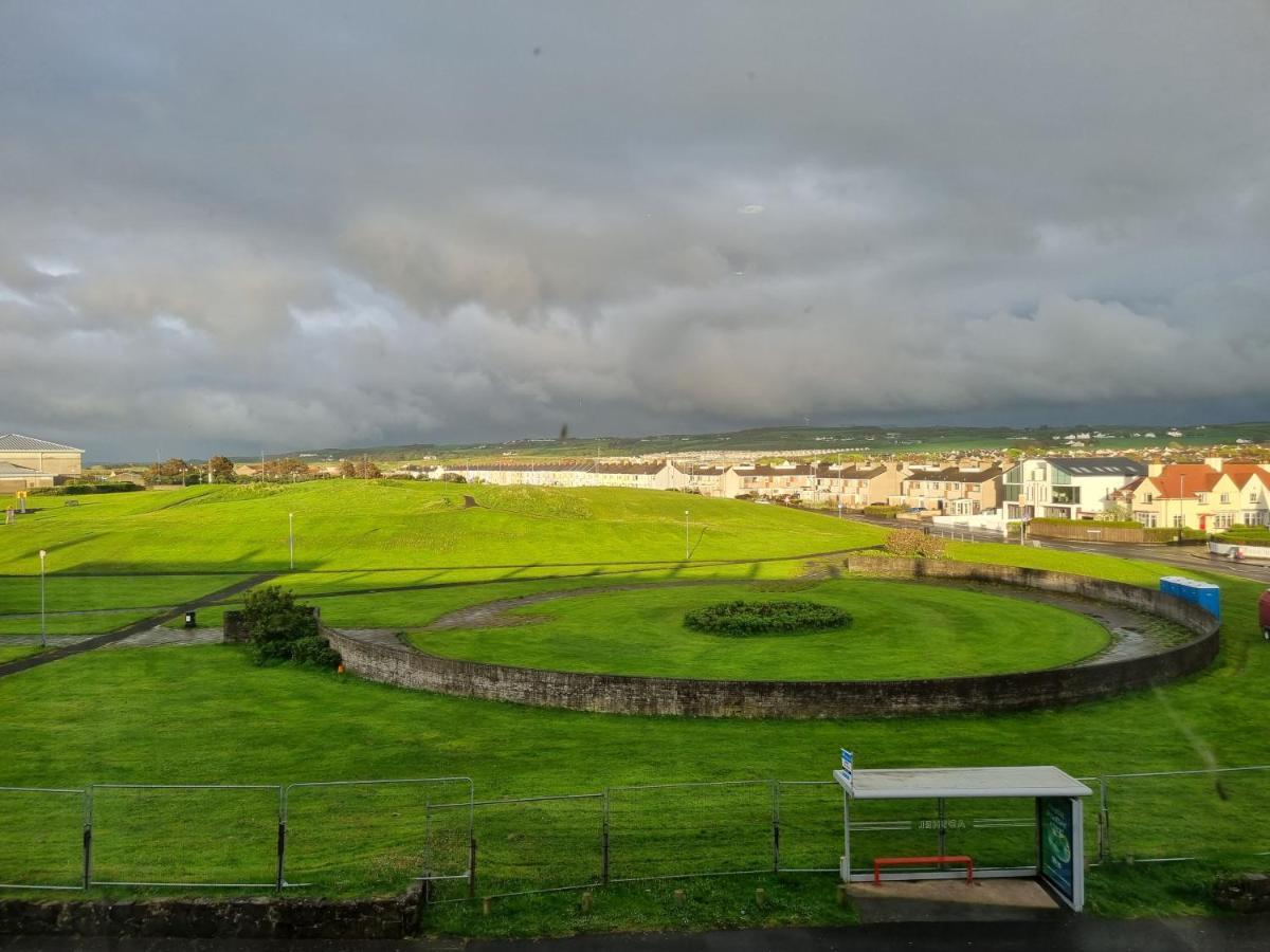 5 Dunluce Park - Portrush By The Sea 아파트 외부 사진