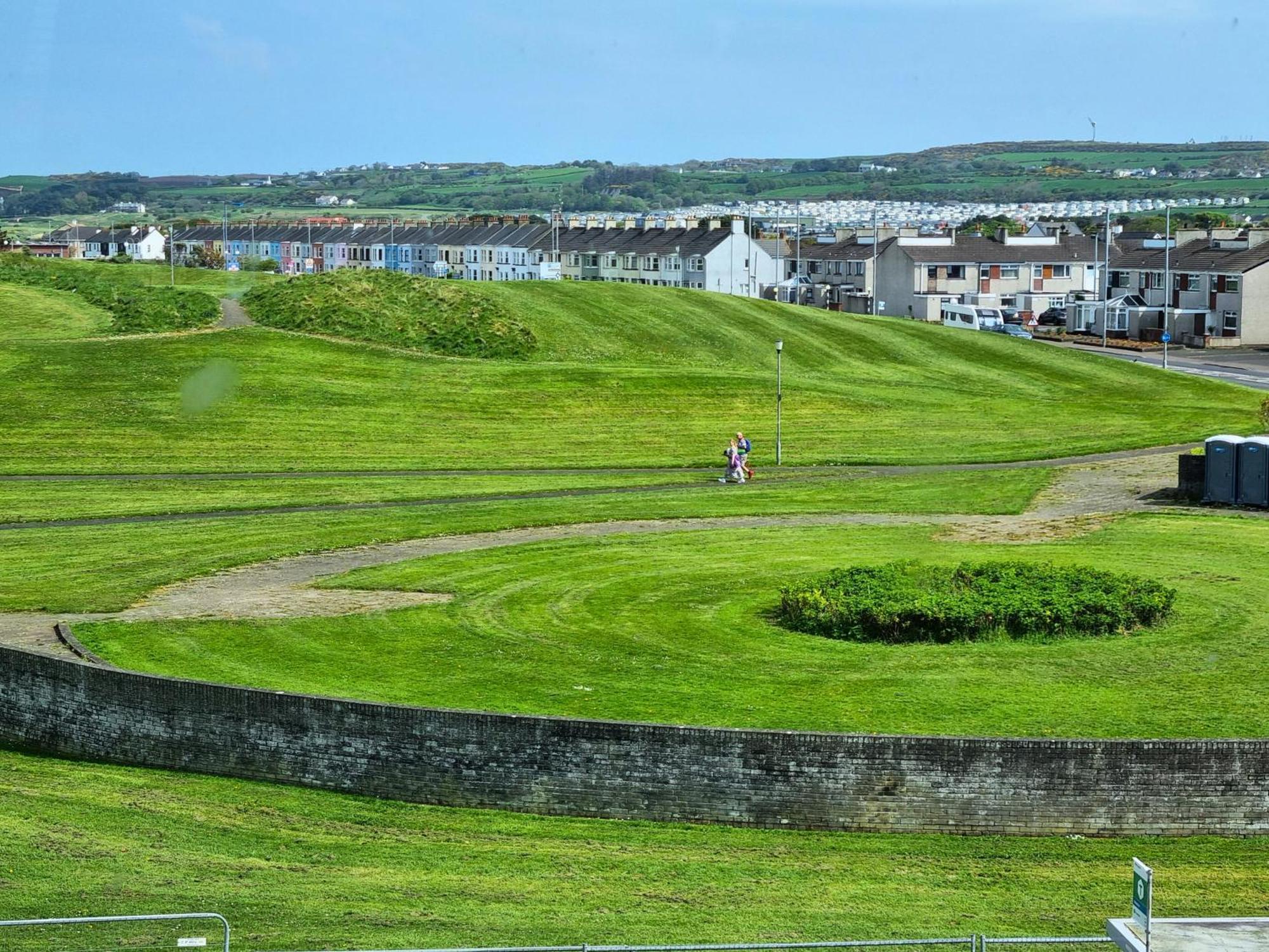 5 Dunluce Park - Portrush By The Sea 아파트 외부 사진